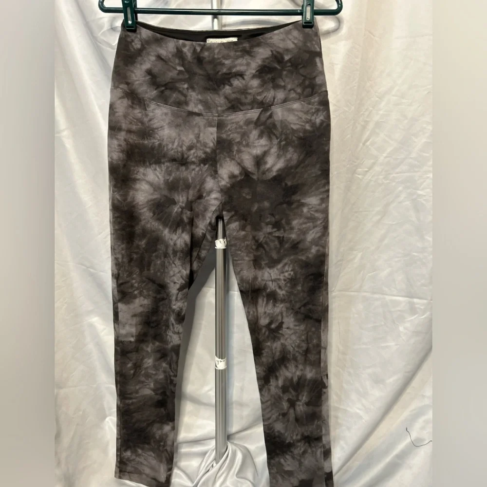 Rachel Zoe Tie Dye High Rise Leggings Size M Gray Black Athleisure - Picture 5 of 8